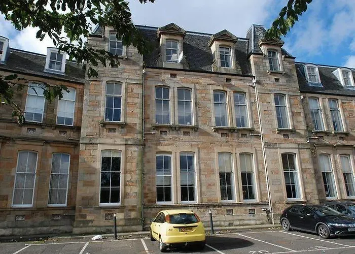 Giles Sixty Seven Holiday Apartment