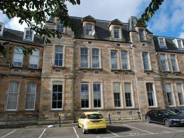 Giles Sixty Seven Apartment *